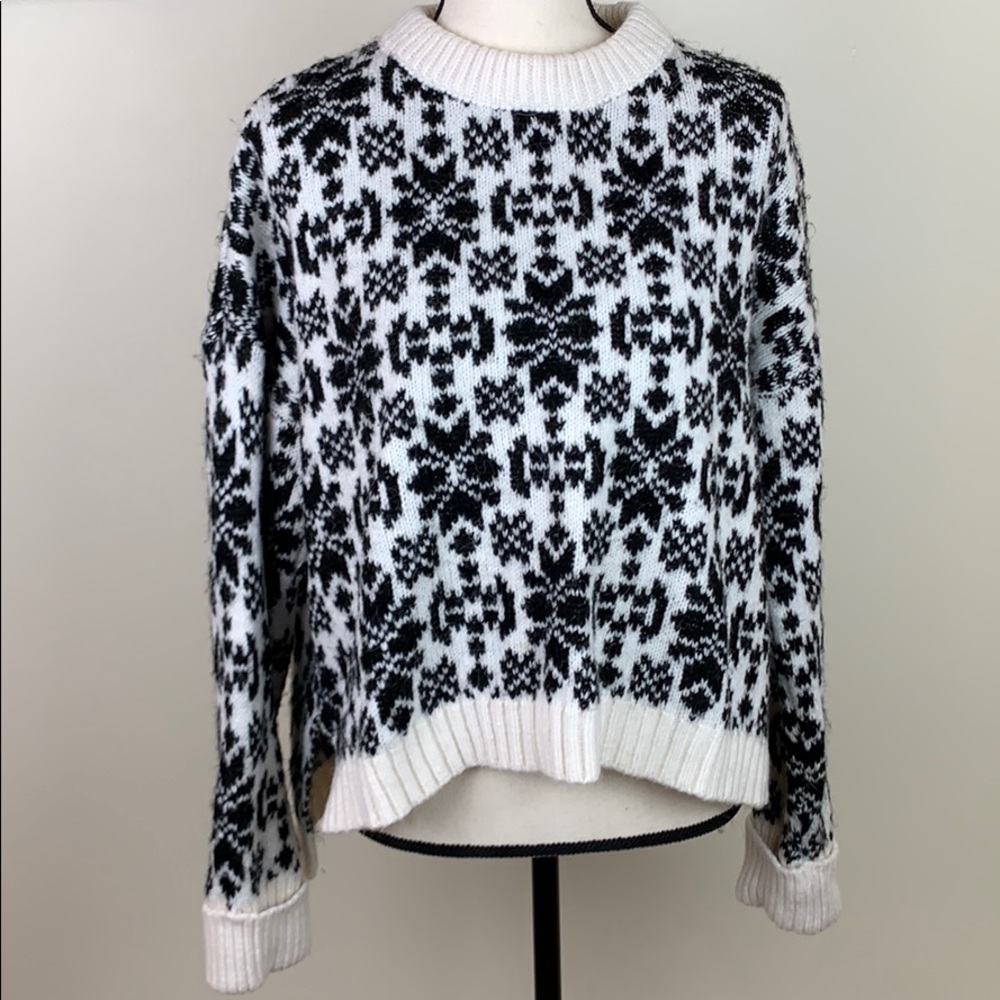 💰⭐️LOGG H&M Womens high low black white sweater